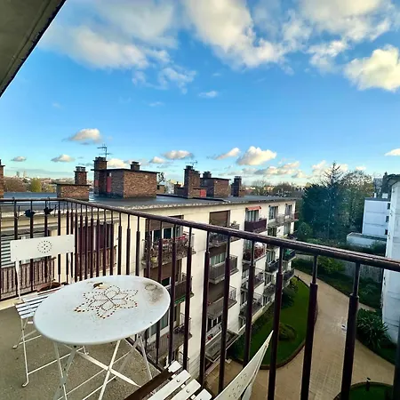 Le Feudon - Grand 2 Pieces Avec Balcon Et Parking Prive * Saint-Cloud