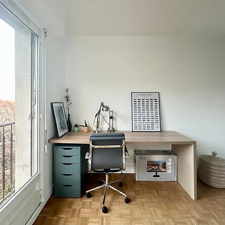 Le Feudon - Grand 2 Pieces Avec Balcon Et Parking Prive Saint-Cloud