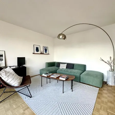 Apartment Le Feudon - Grand 2 Pieces Avec Balcon Et Parking Prive Saint-Cloud