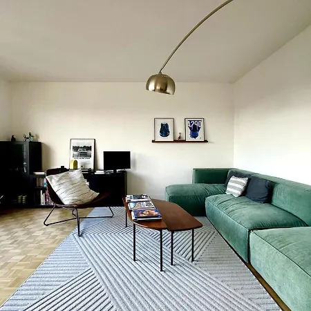 Le Feudon - Grand 2 Pieces Avec Balcon Et Parking Prive Saint-Cloud