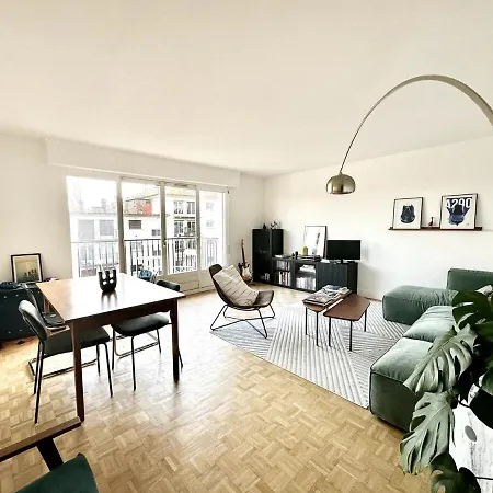 Le Feudon - Grand 2 Pieces Avec Balcon Et Parking Prive Apartmán Saint-Cloud